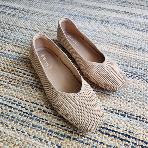 Vivaia Almomd Tan Margo 2.0 Square Toe V Cut Flats - Picture 6 of 7